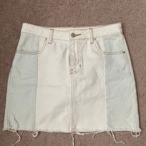 White pacsun jean skirt size 27